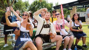 Moments Beyond the Meeting Room