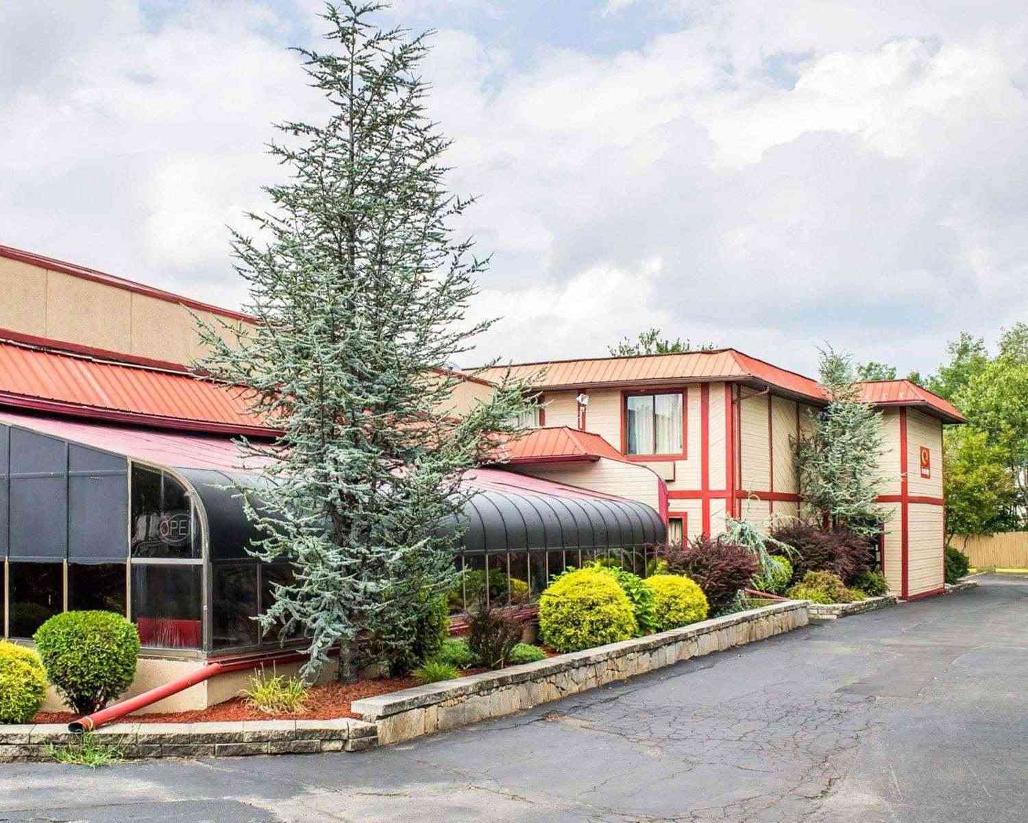 Econo Lodge Scranton near Montage Mountain in Scranton, PA