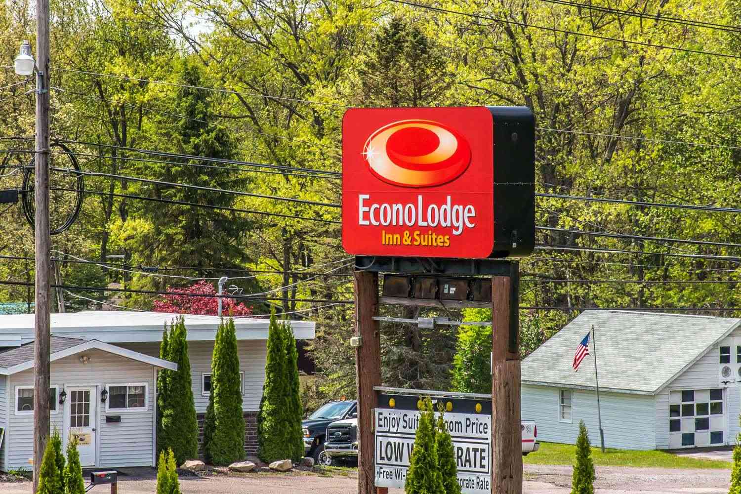 Econo Lodge Inn and Suites in White Haven, PA