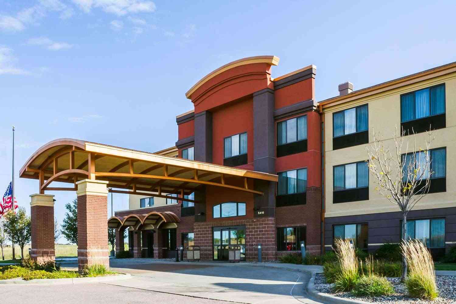 Quality Inn and Suites Airport North in Sioux Falls, SD