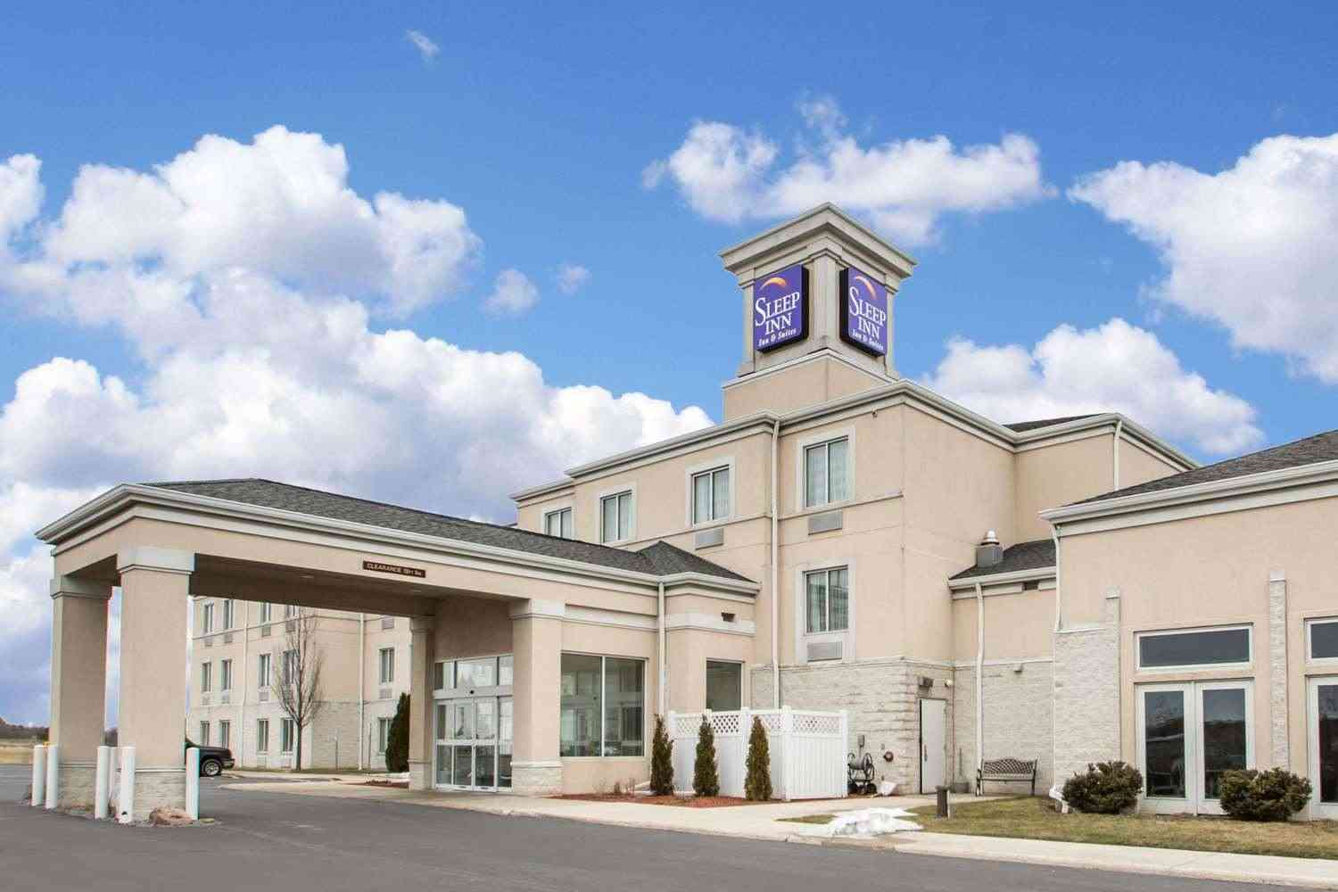 Sleep Inn and Suites Sheboygan I-43 in Sheboygan, WI