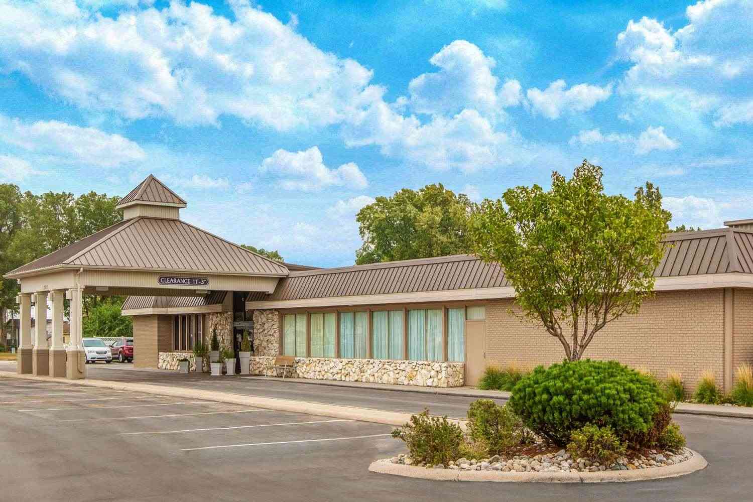 Ramada by Wyndham Midtown Grand Island in Grand Island, NE