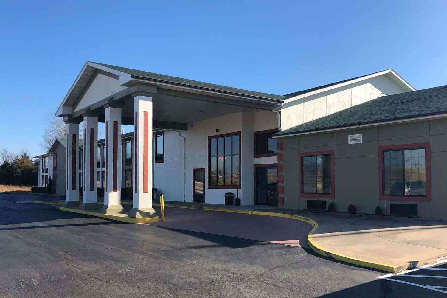 Quality Inn and Suites in Mt. Vernon, MO