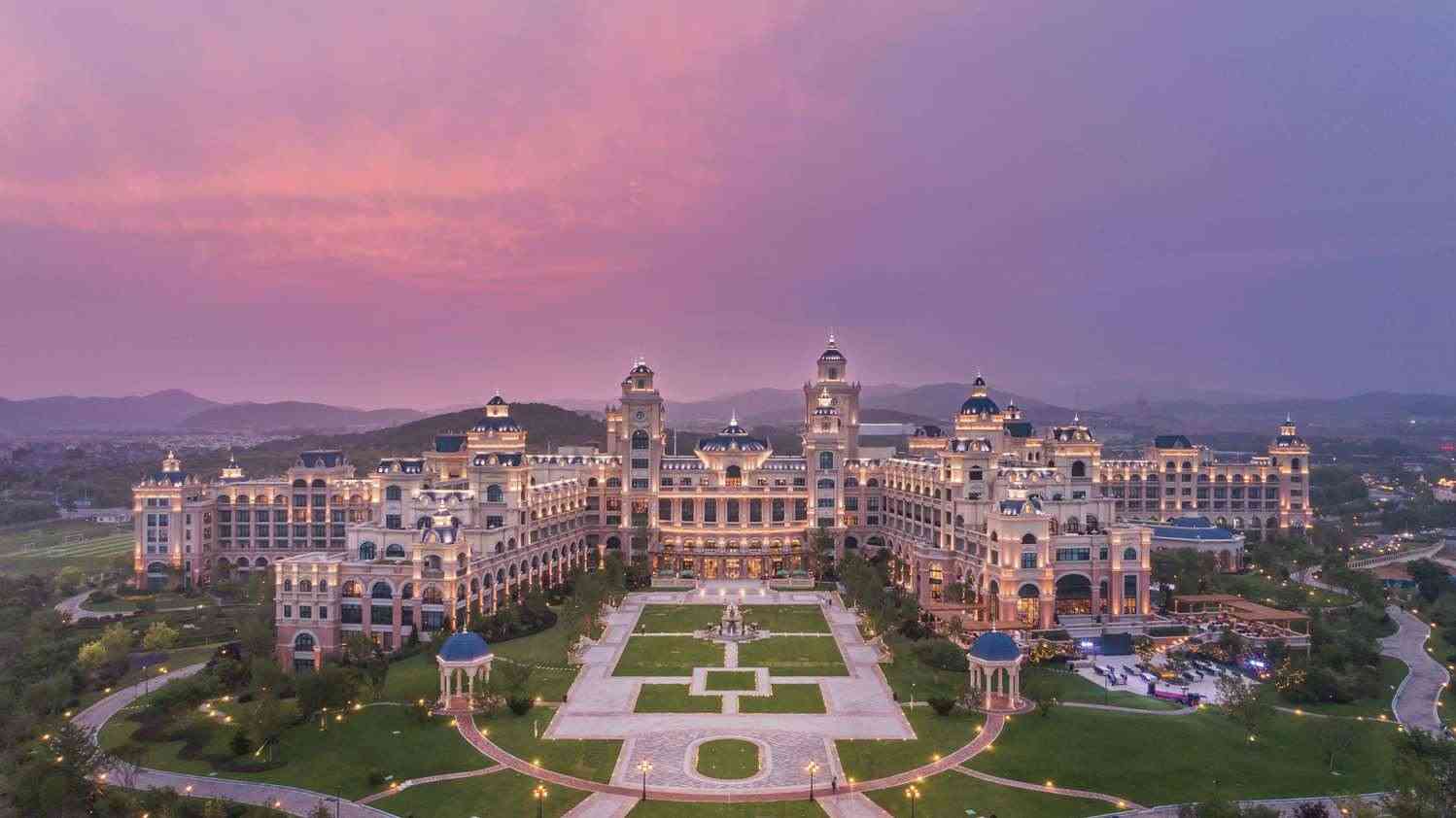 Hilton Dalian Golden Pebble Beach Resort in Dalian, CN