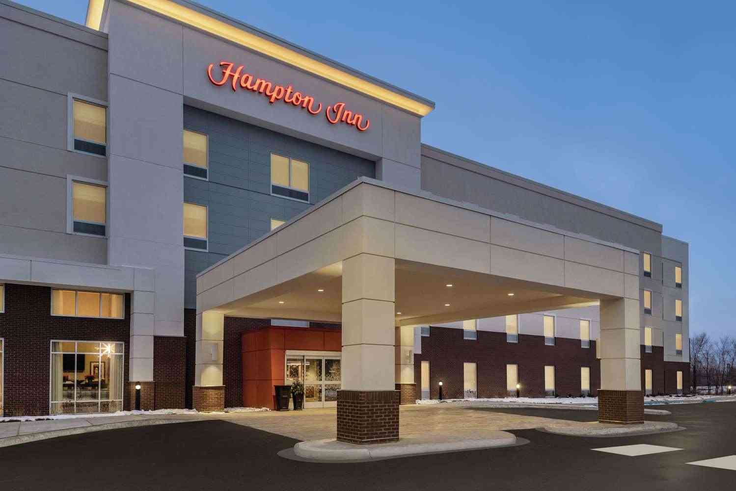 Hampton Inn Brooklyn Park in Brooklyn Park, MN