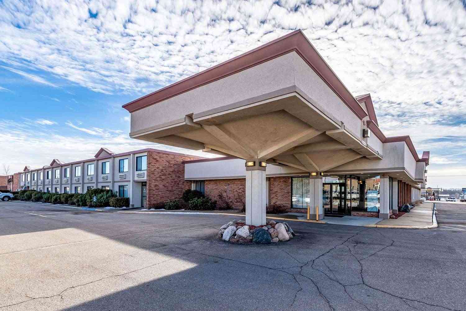 Quality Inn and Suites Albert Lea in Albert Lea, MN