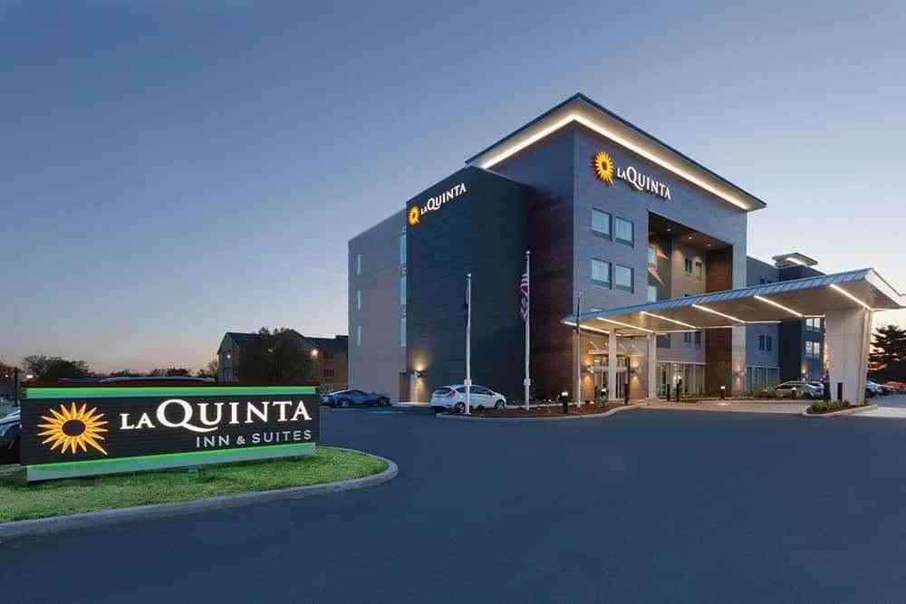 La Quinta Inn & Suites by Wyndham Lewisville in Lewisville, TX