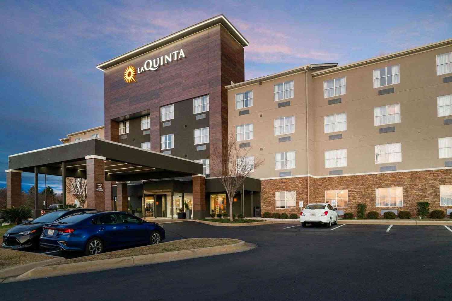 La Quinta Inn & Suites by Wyndham Montgomery in Montgomery, AL