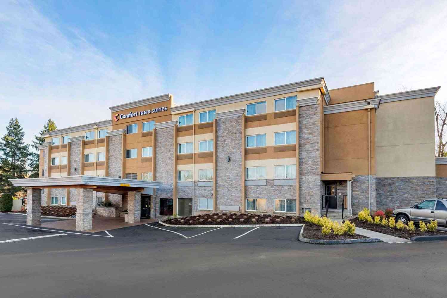 Comfort Inn and Suites Tigard near Washington Squa in Tigard, OR