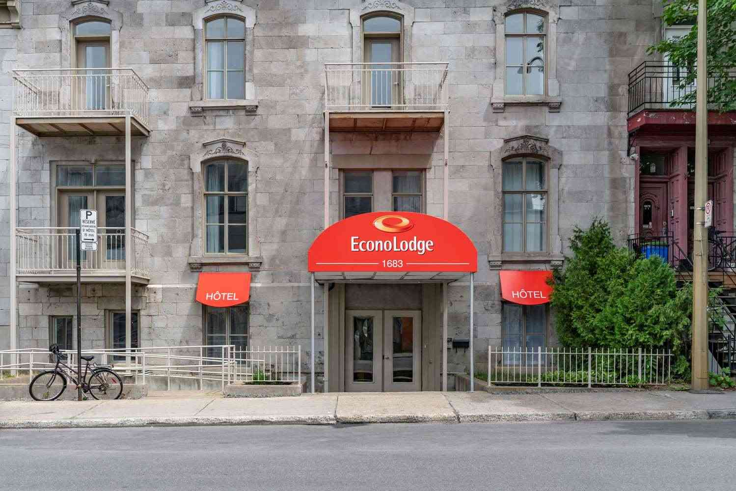 Econo Lodge in Montreal, QC