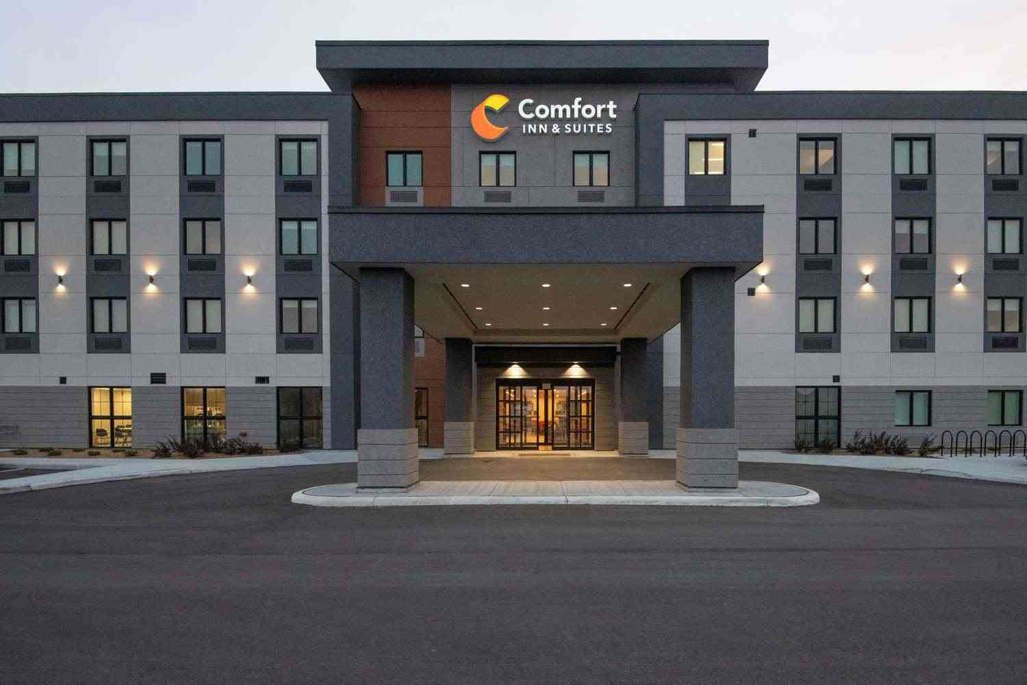 Comfort Inn & Suites - Carleton Place in Carleton Place, ON