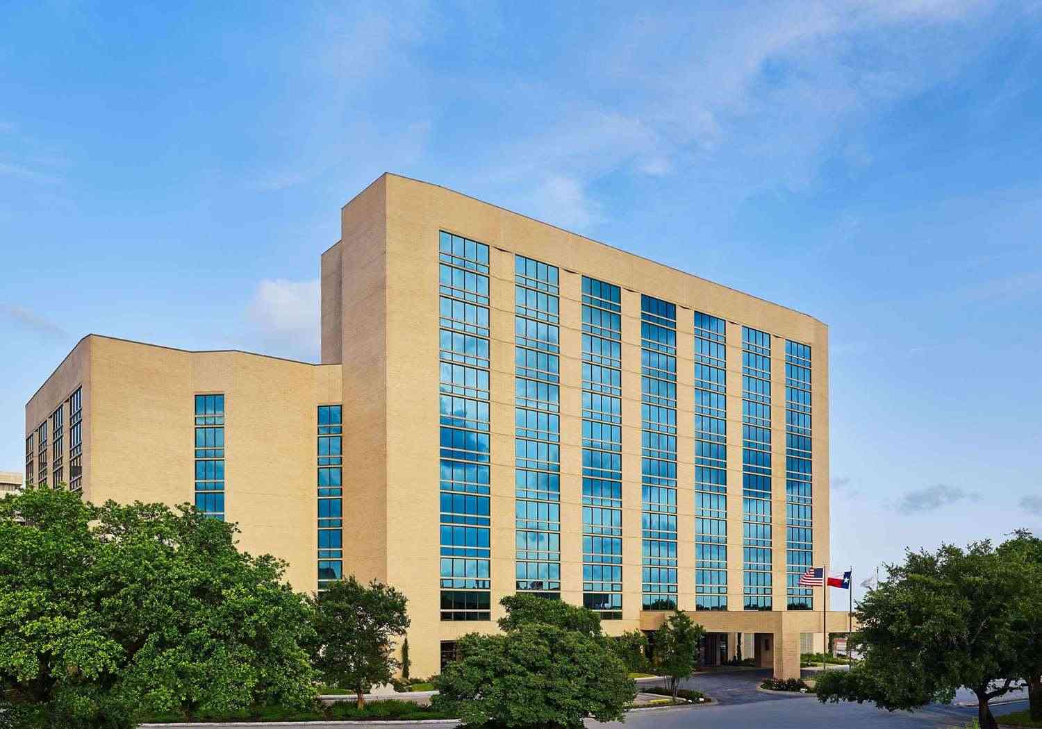 DoubleTree by Hilton San Antonio Airport in San Antonio, TX