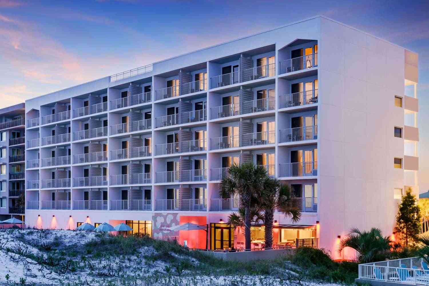 Beal House Fort Walton Beachfront, Tapestry Collection by Hilton in 沃尔顿堡滩, FL