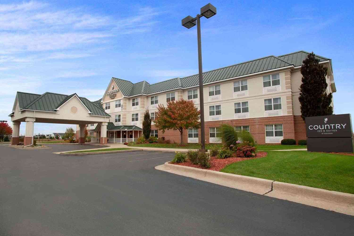 Country Inn & Suites By Radisson Dundee in Dundee, MI