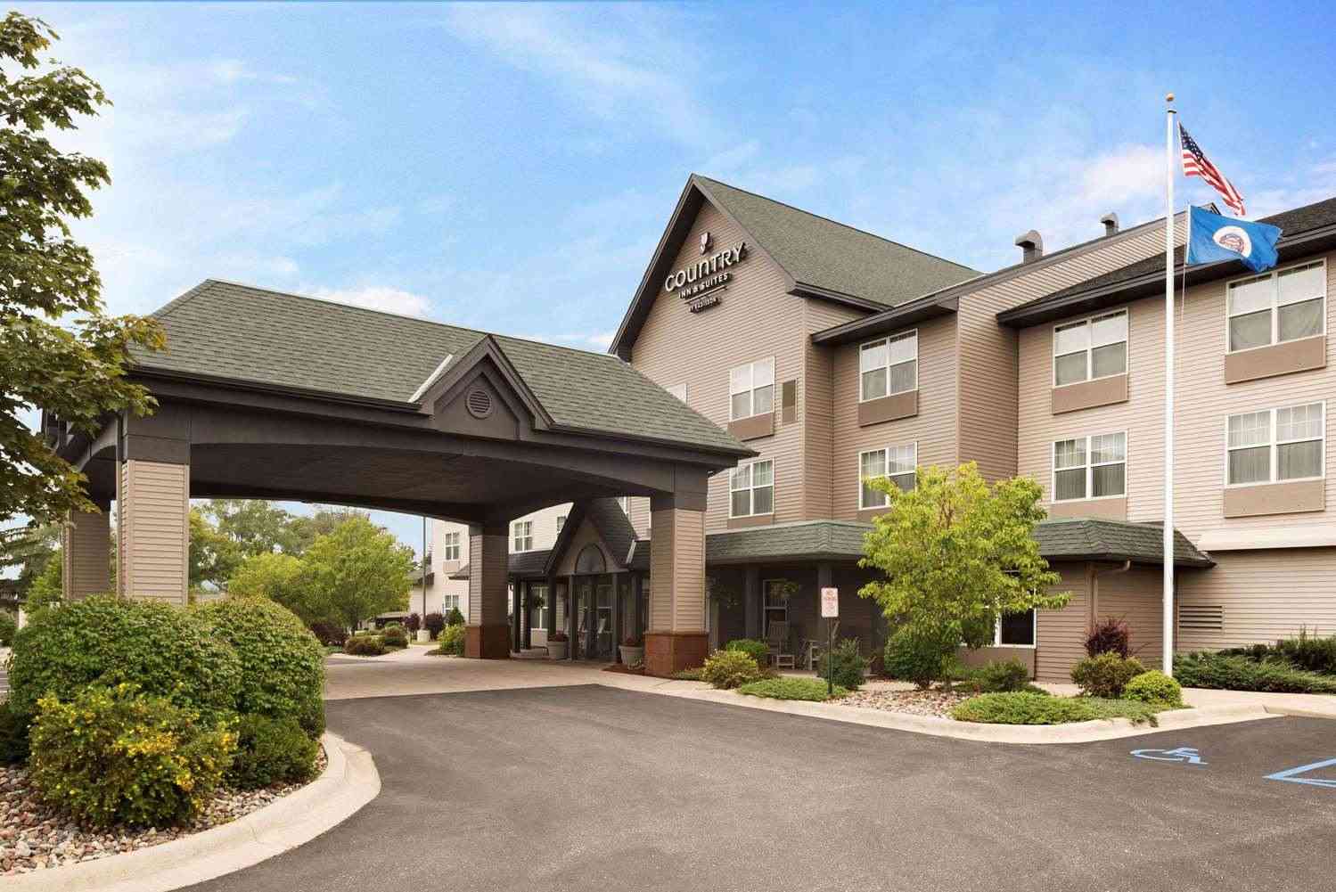 Country Inn & Suites By Radisson, St. Cloud East, MN in St. Cloud, MN