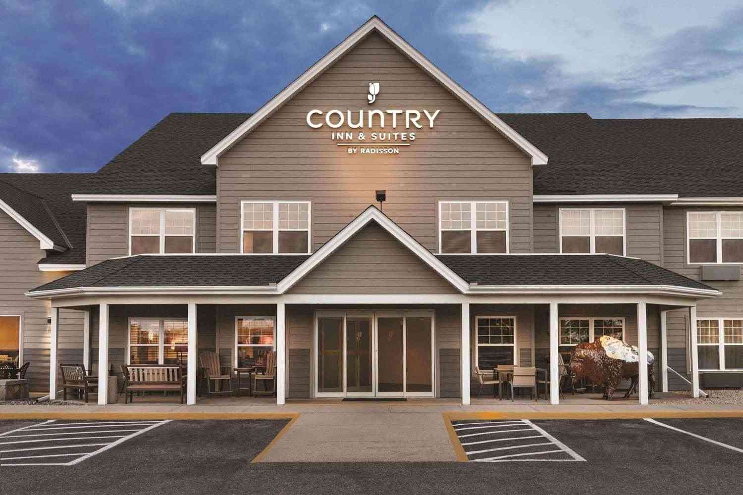 Country Inn & Suites By Radisson Buffalo in Buffalo, MN