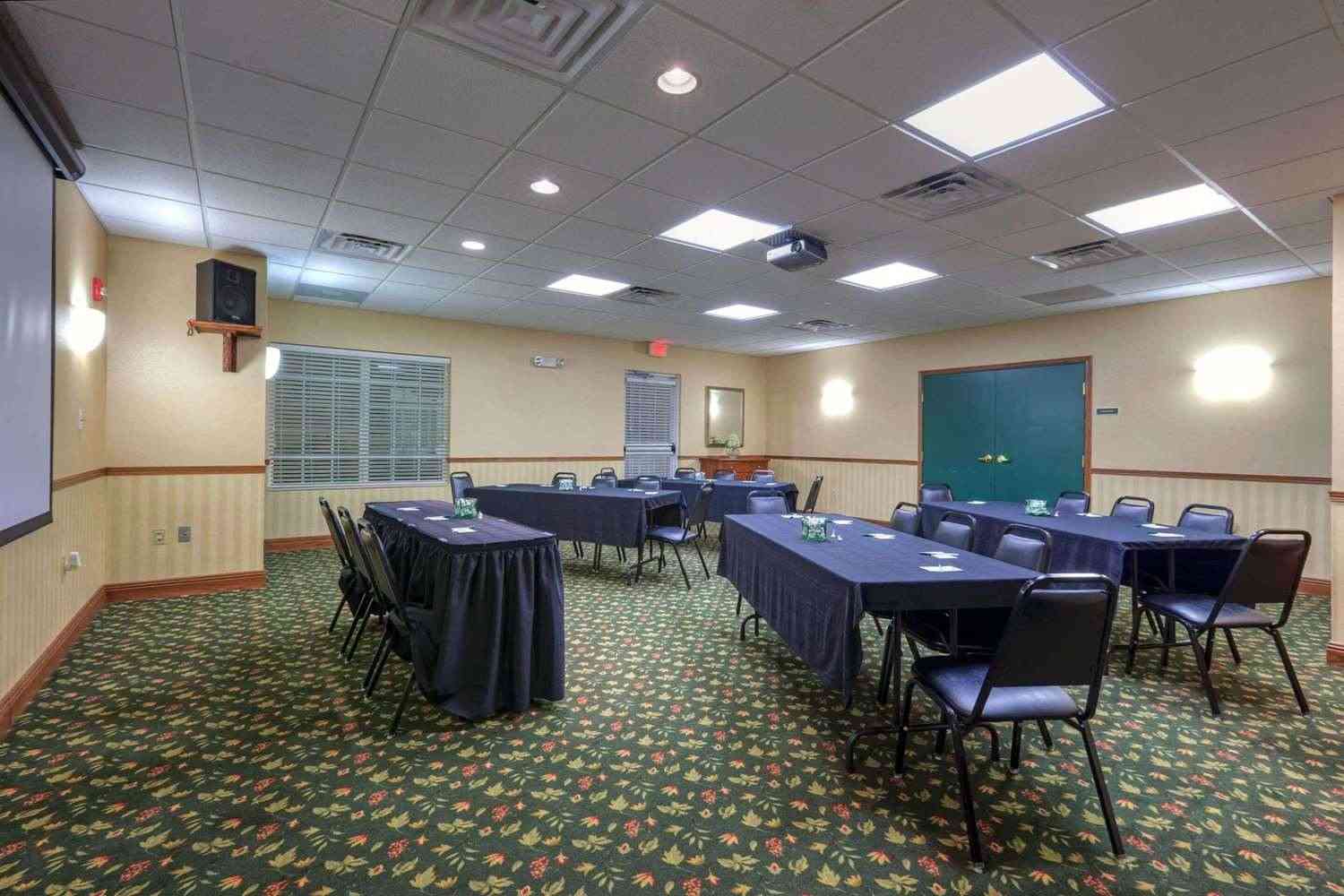 Country Inn & Suites By Radisson, Winchester, VA in Winchester, VA