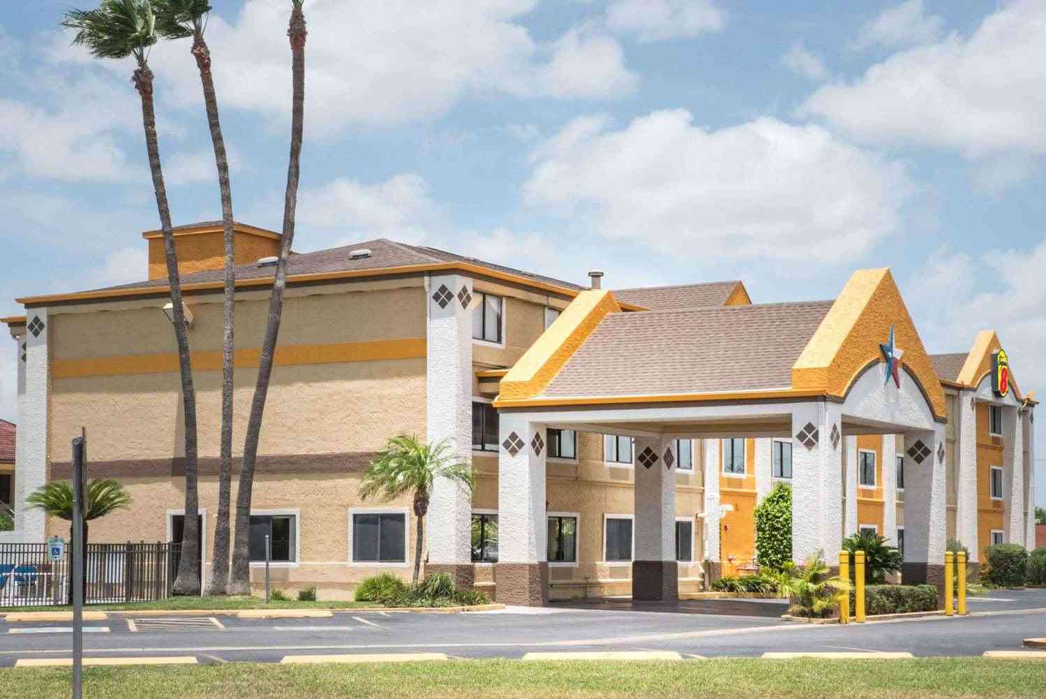 Super 8 by Wyndham Harlingen TX in Harlingen, TX