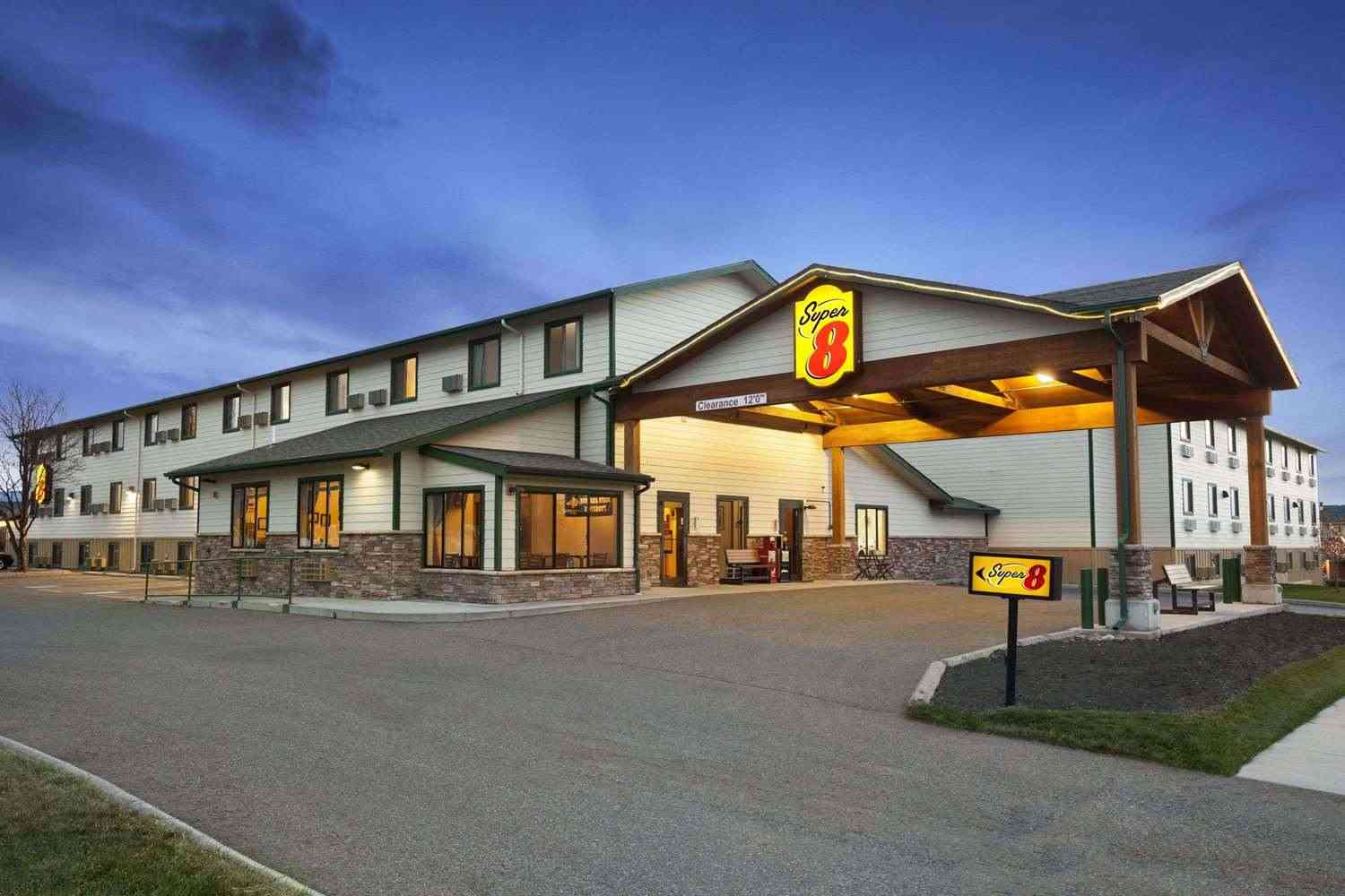 Super 8 by Wyndham Bozeman in Bozeman, MT