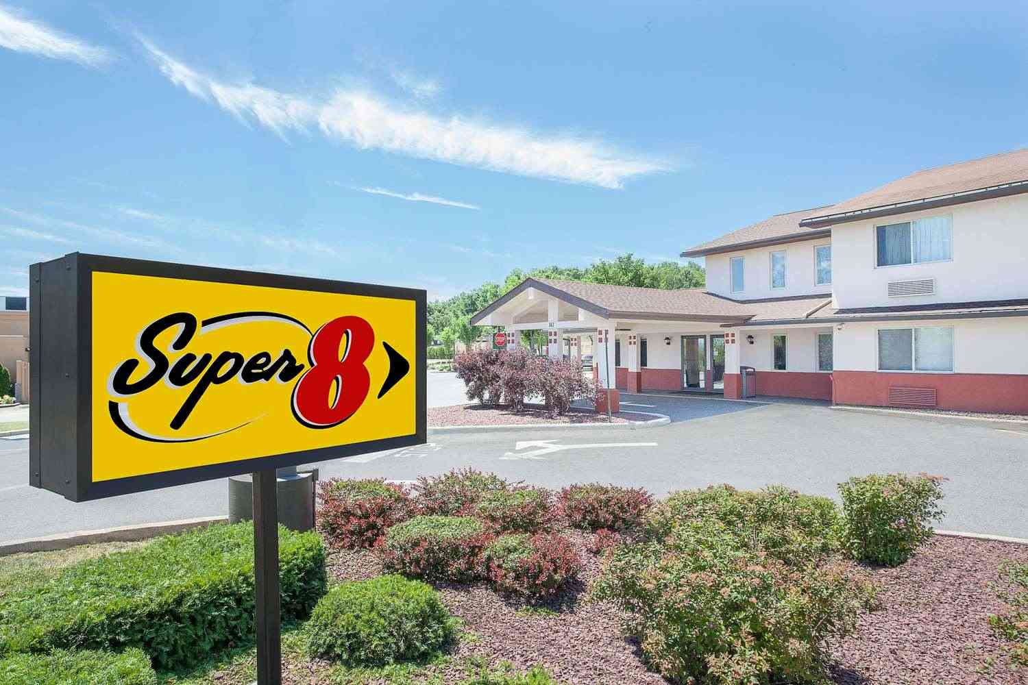 Super 8 by Wyndham Middletown in Middletown, NY