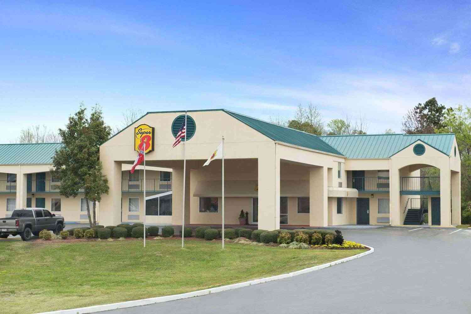 Super 8 by Wyndham Meridian in Meridian, MS