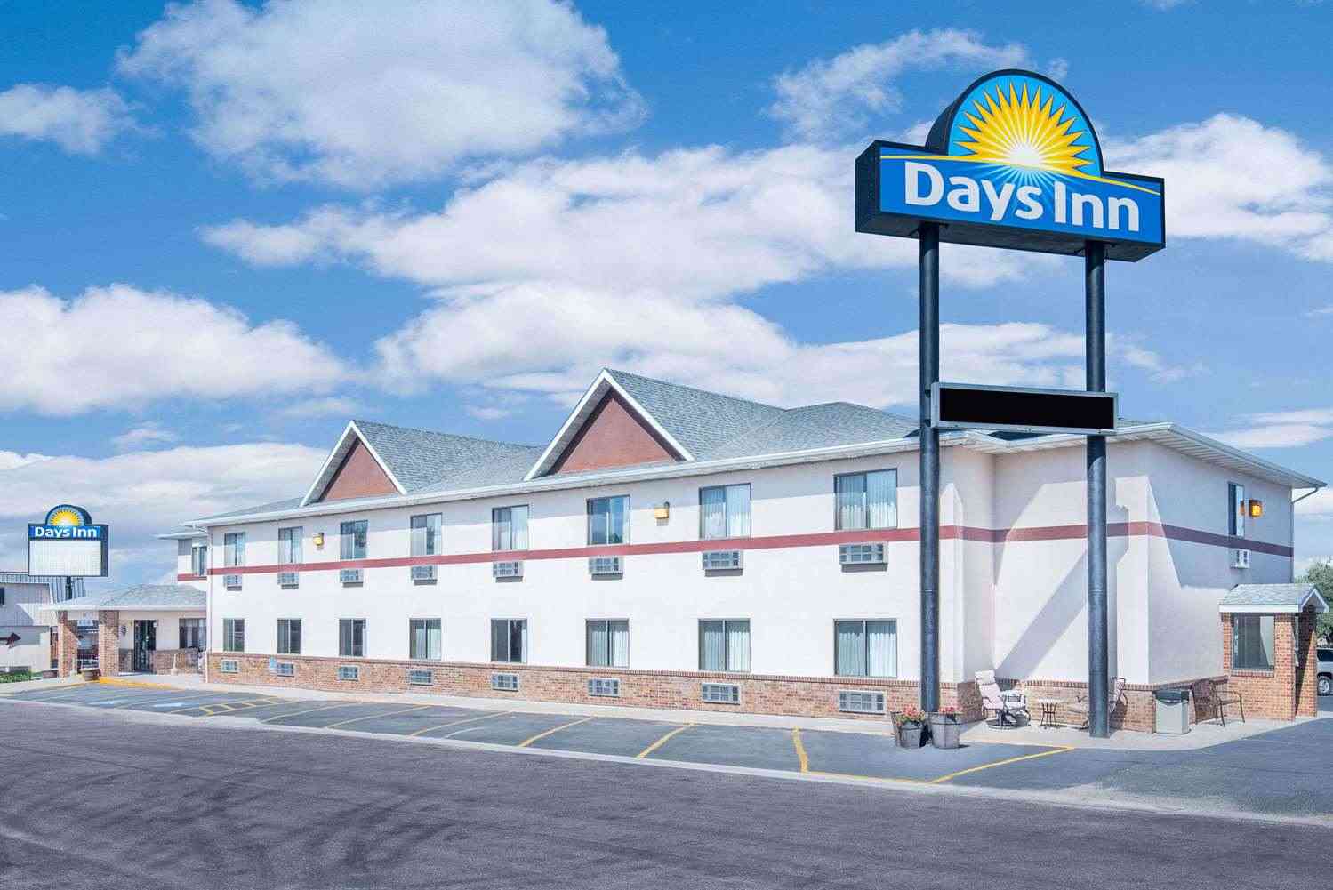 Days Inn by Wyndham Wall in Mauer, SD