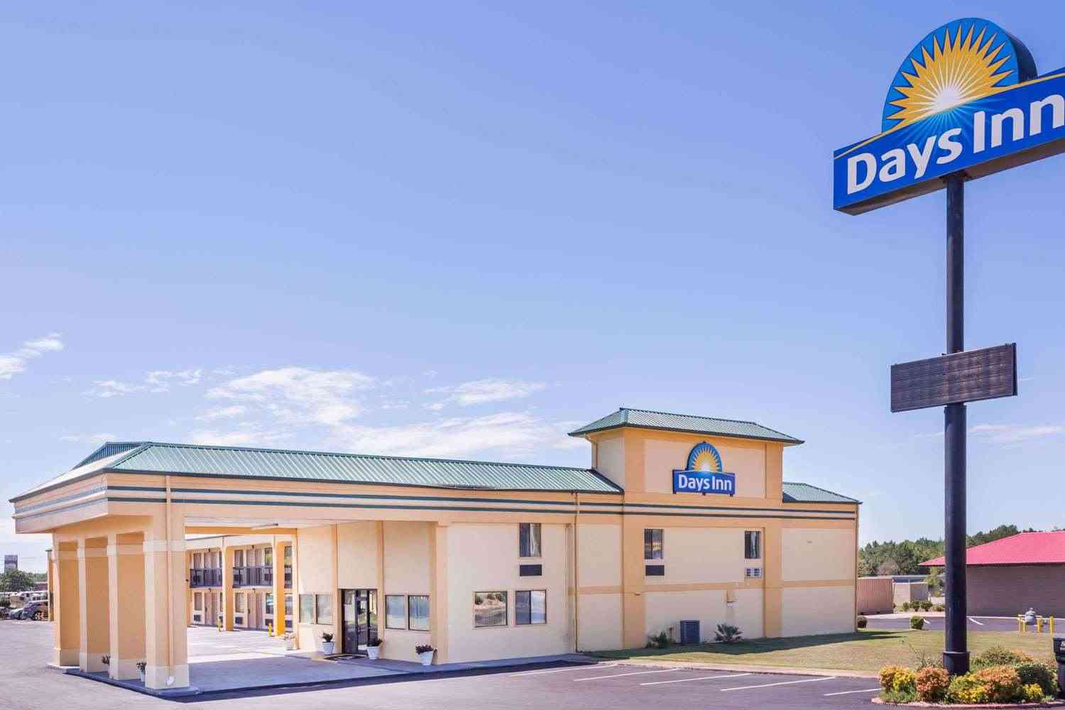 Days Inn by Wyndham Byron in Byron, GA