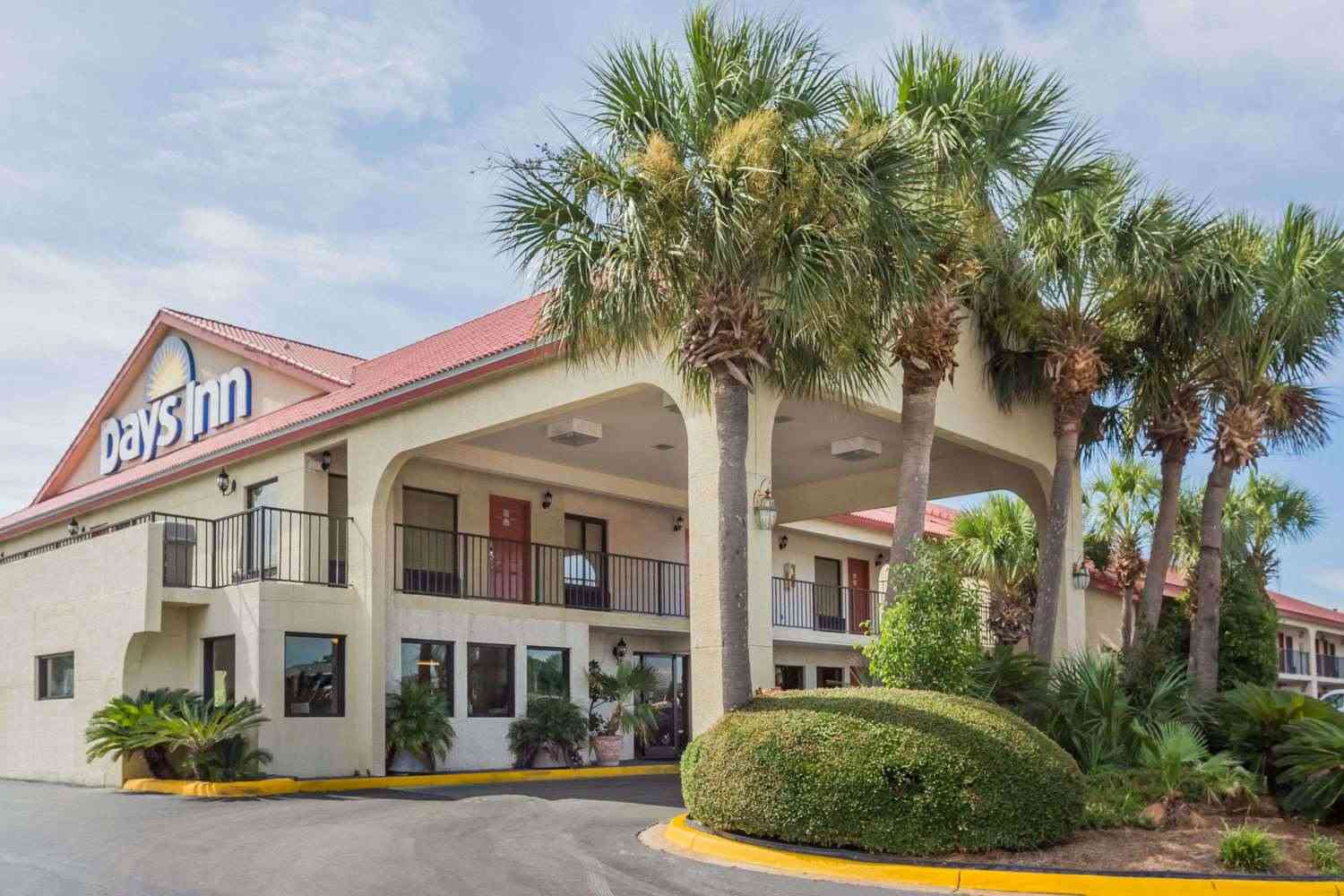 Days Inn by Wyndham Destin in Destin, FL