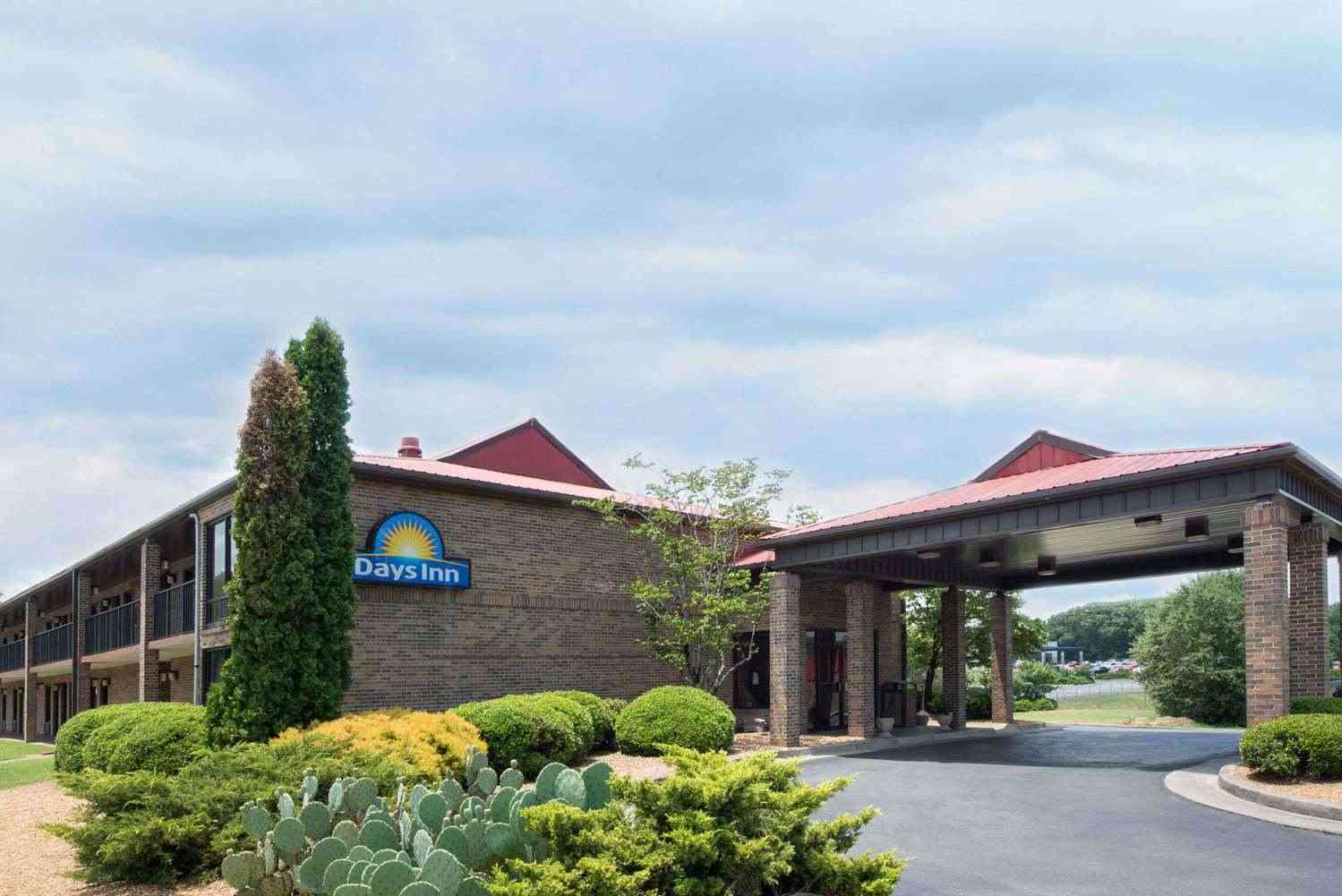 Days Inn by Wyndham Fort Payne in Fort Payne, AL