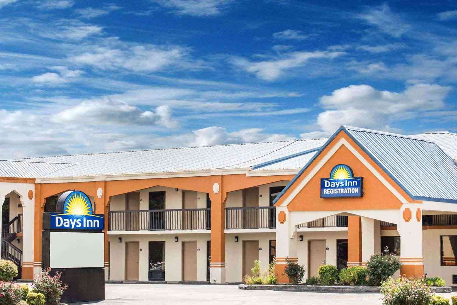 Days Inn by Wyndham Athens in Athens, TN