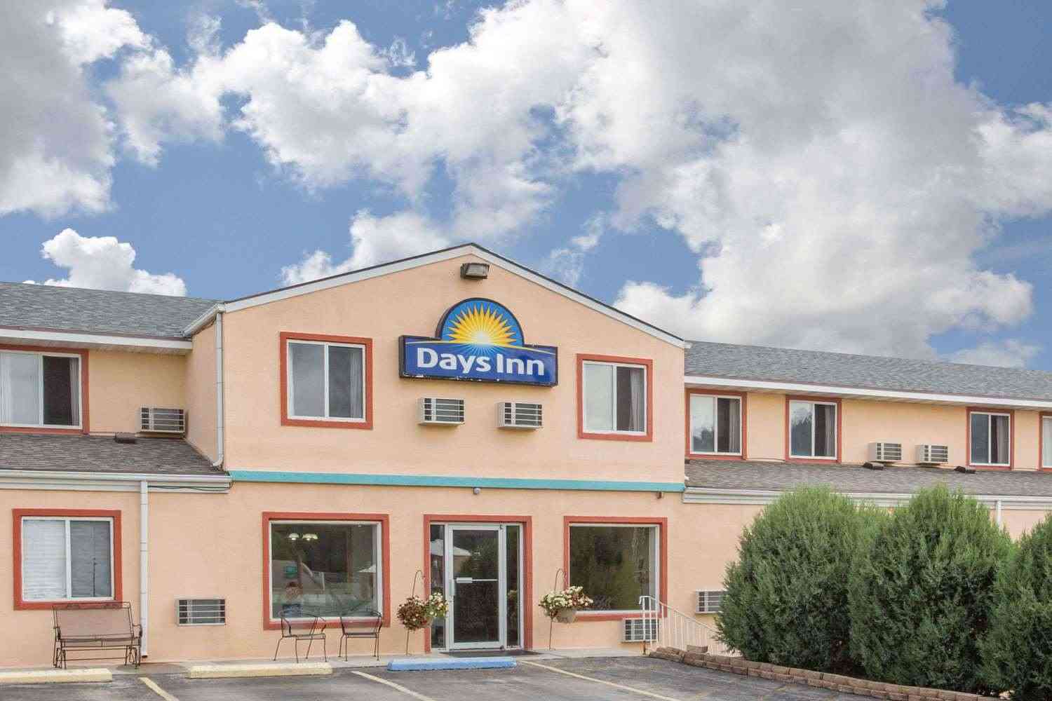 Days Inn by Wyndham Custer in Custer, SD