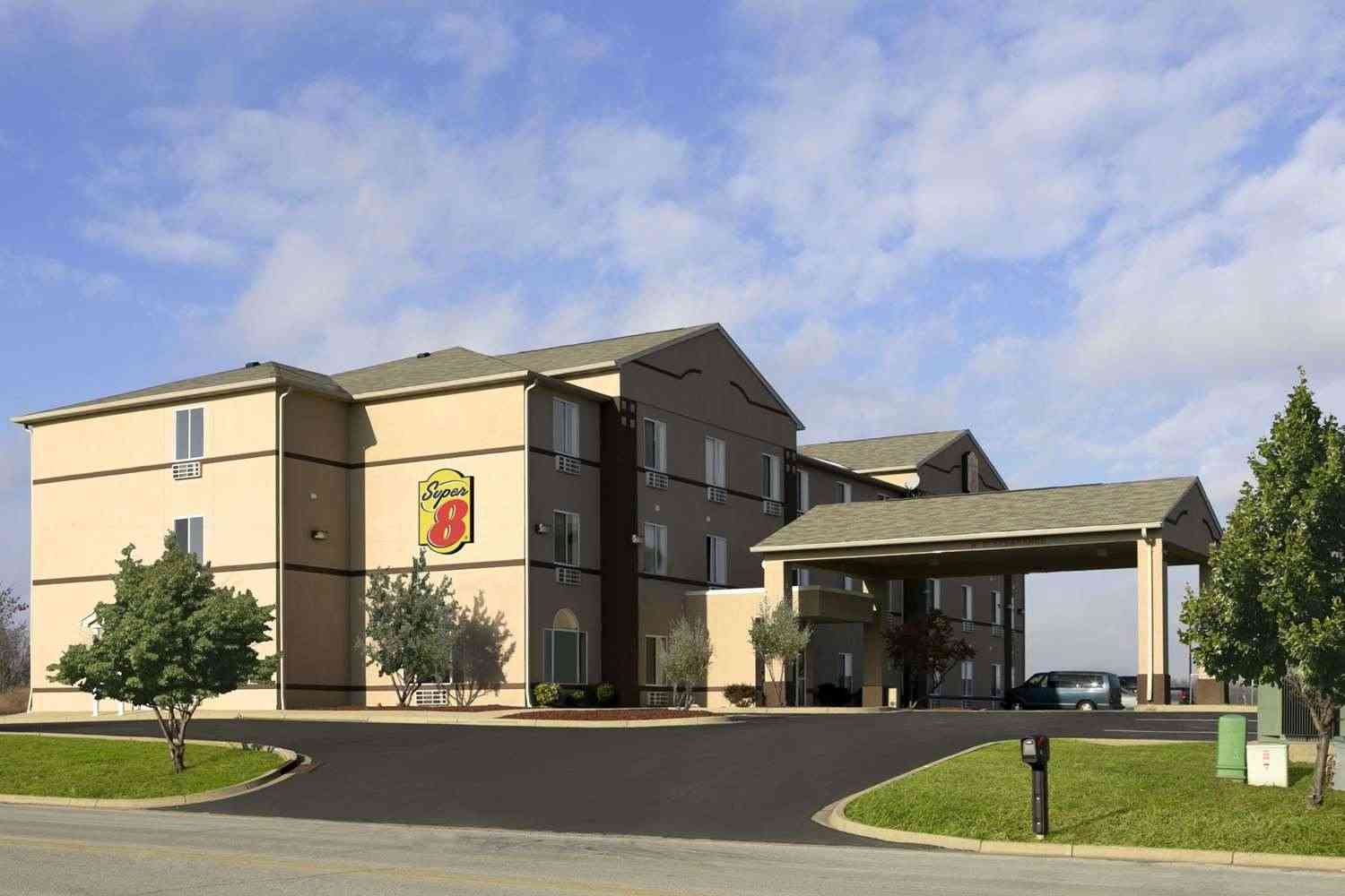 Super 8 by Wyndham Corydon in Corydon, IN