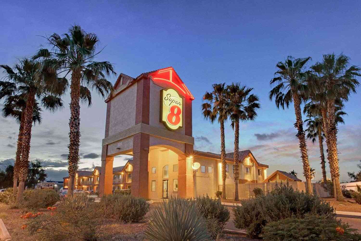 Super 8 by Wyndham Tucson/Grant Road Area AZ in Tucson, AZ