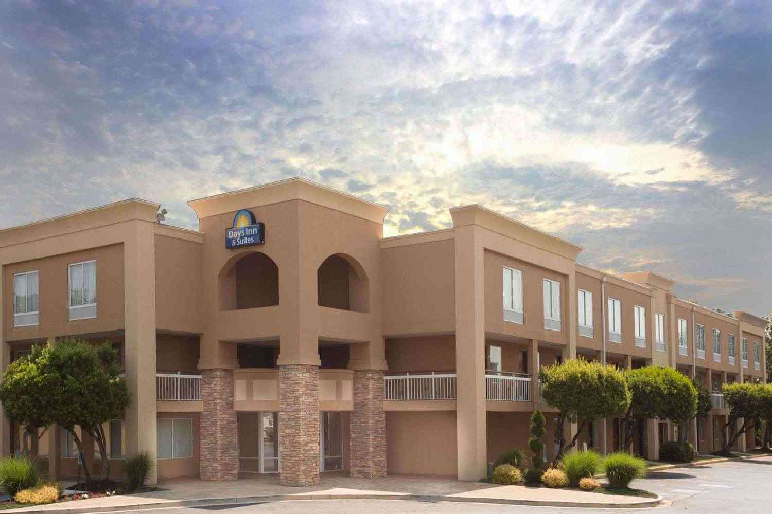 Days Inn by Wyndham Greenville in Greenville, SC