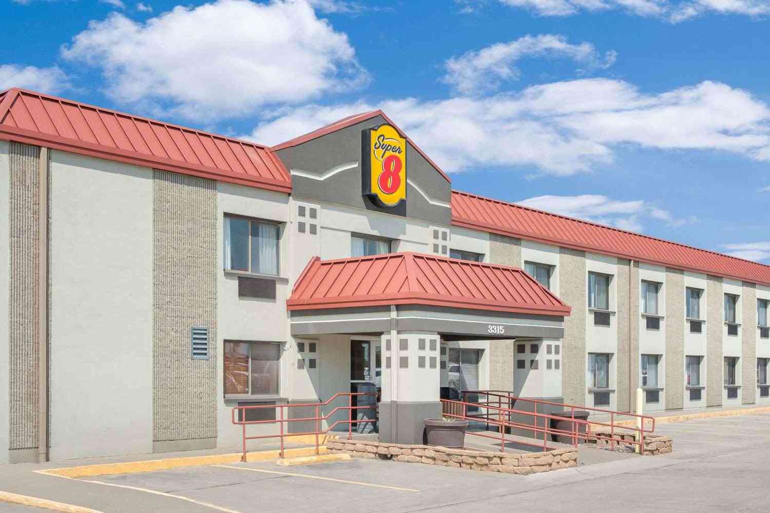 Super 8 by Wyndham Marshalltown in Marshalltown, IA