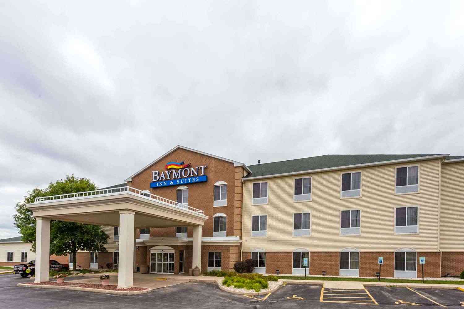 Baymont by Wyndham Waterford/Burlington WI in Waterford, WI