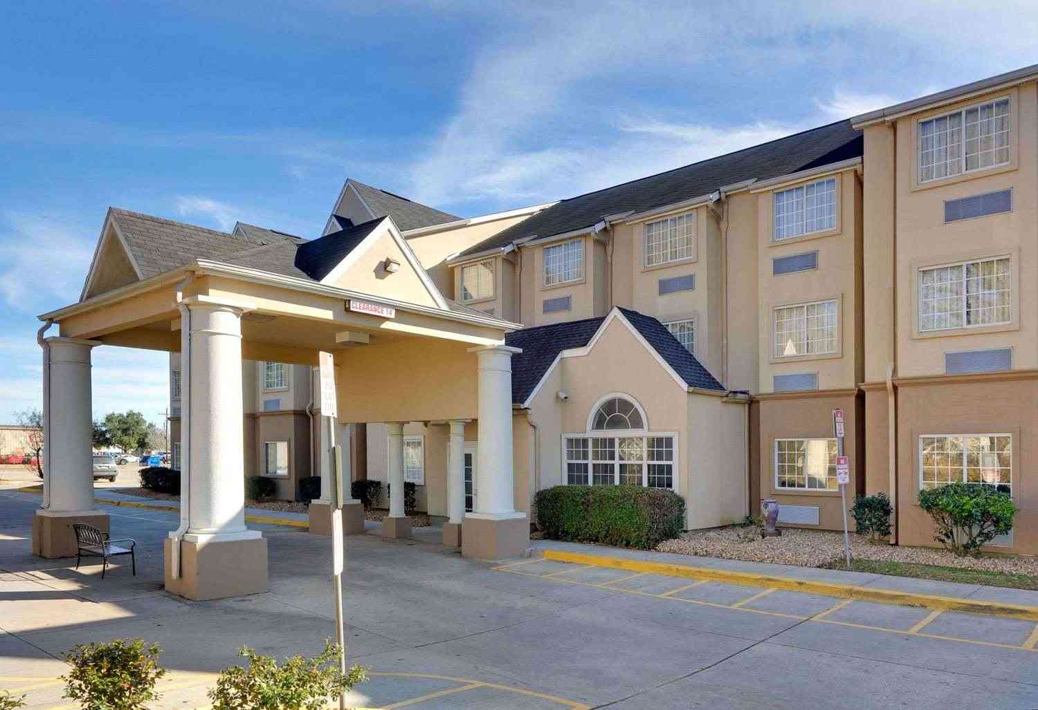 Microtel Inn & Suites by Wyndham Scott Lafayette in Scott, LA