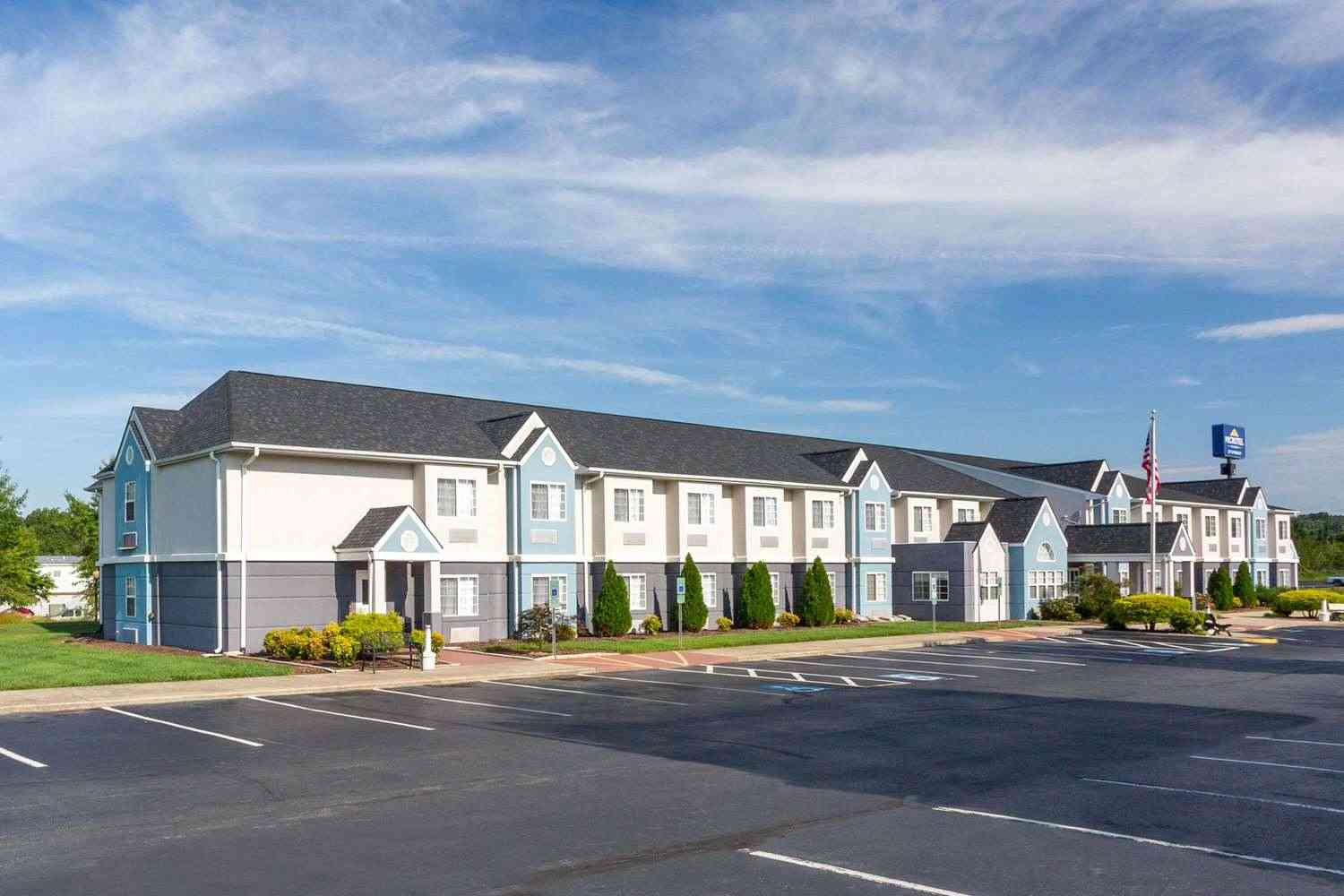 Microtel Inn & Suites by Wyndham Burlington in Burlington, NC