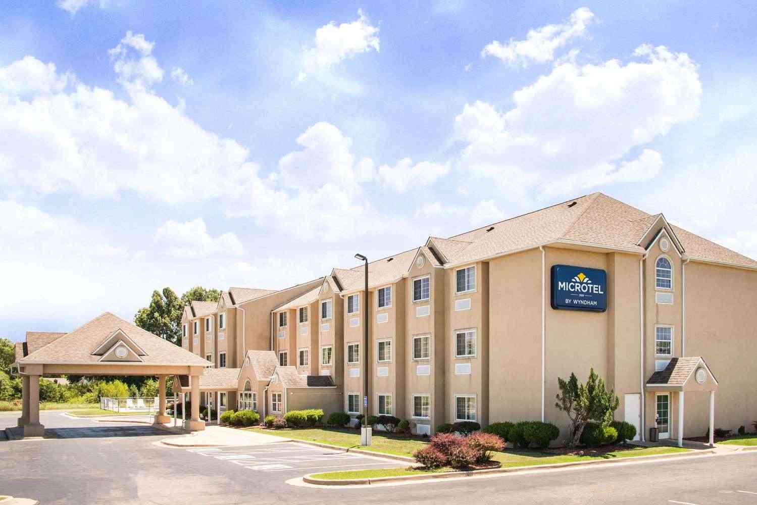 Microtel Inn & Suites by Wyndham Claremore in Claremore, OK