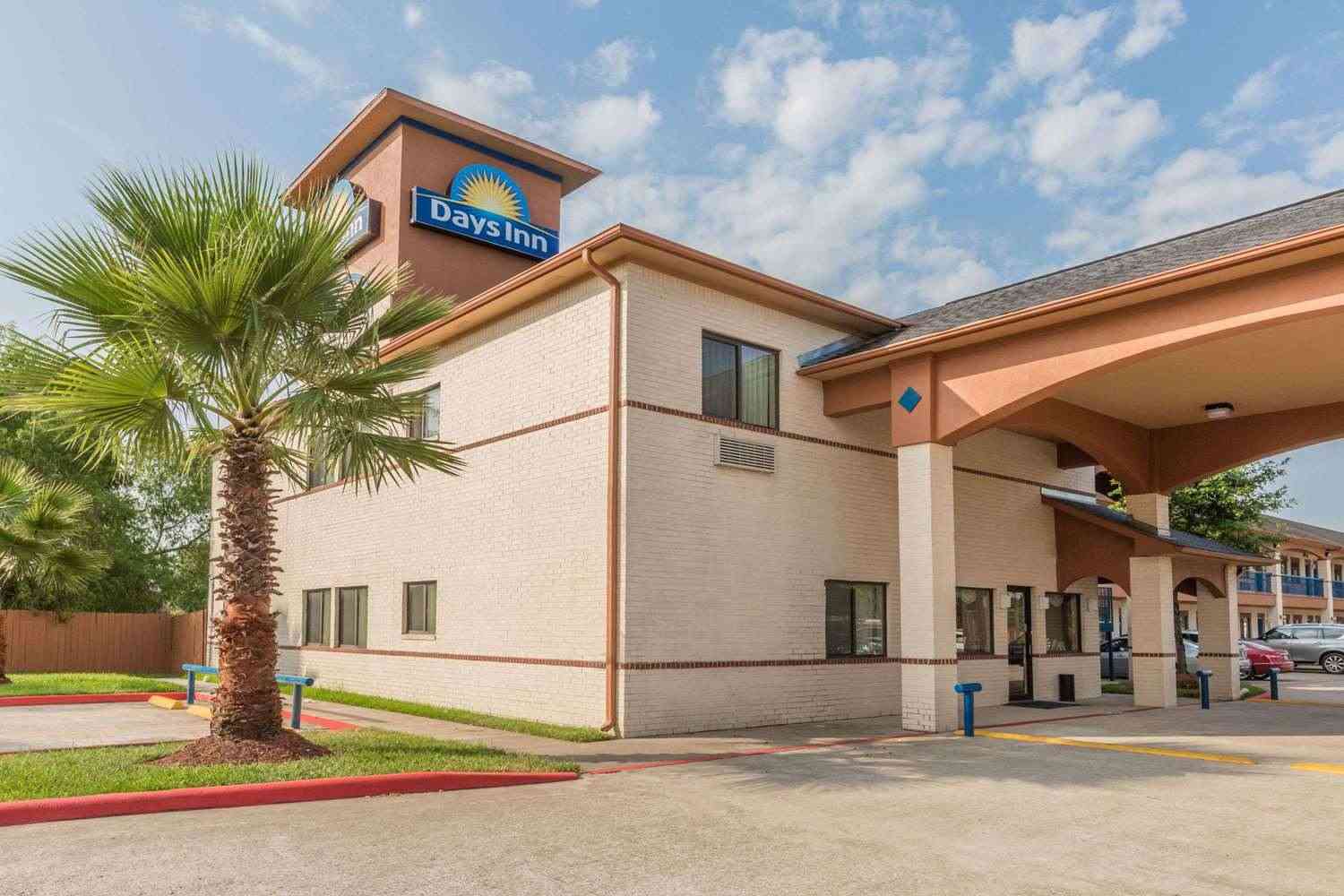 Days Inn by Wyndham Dickinson TX in Dickinson, TX