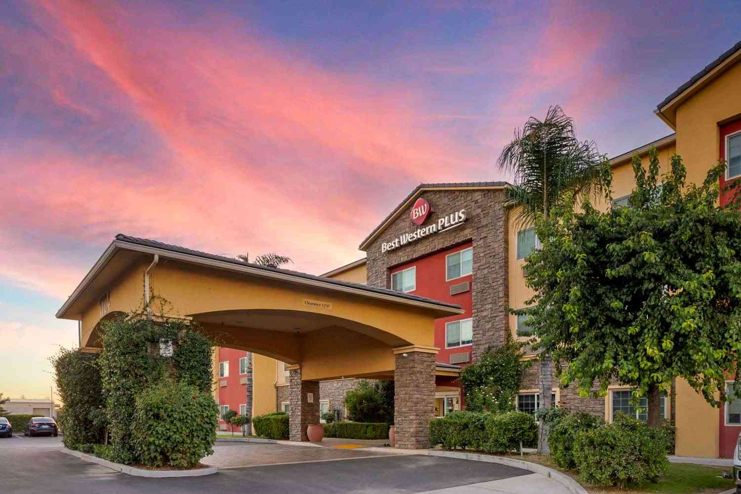 Best Western Plus Wasco Inn & Suites in Wasco, CA