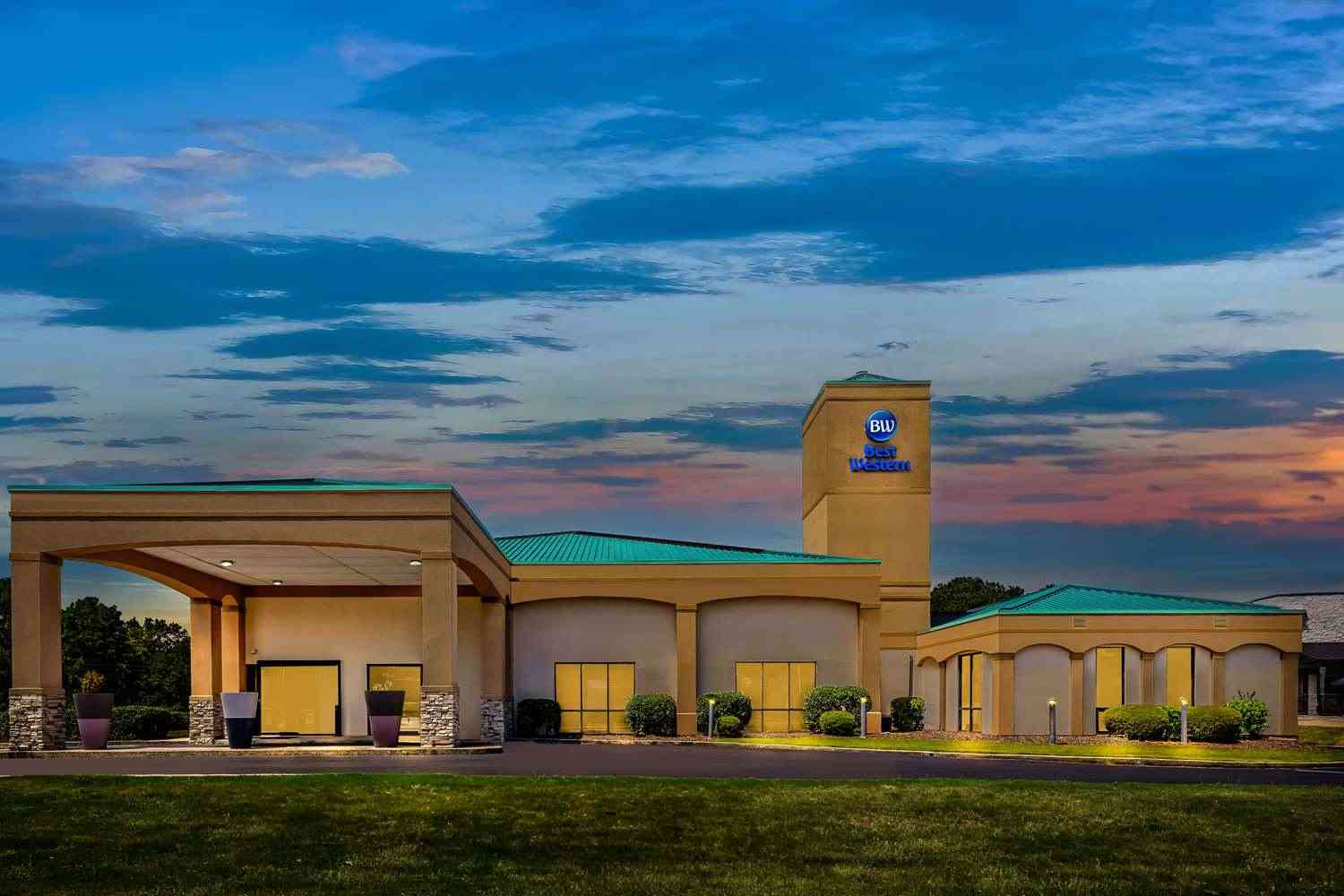 Best Western Executive Suites in Columbus, MS