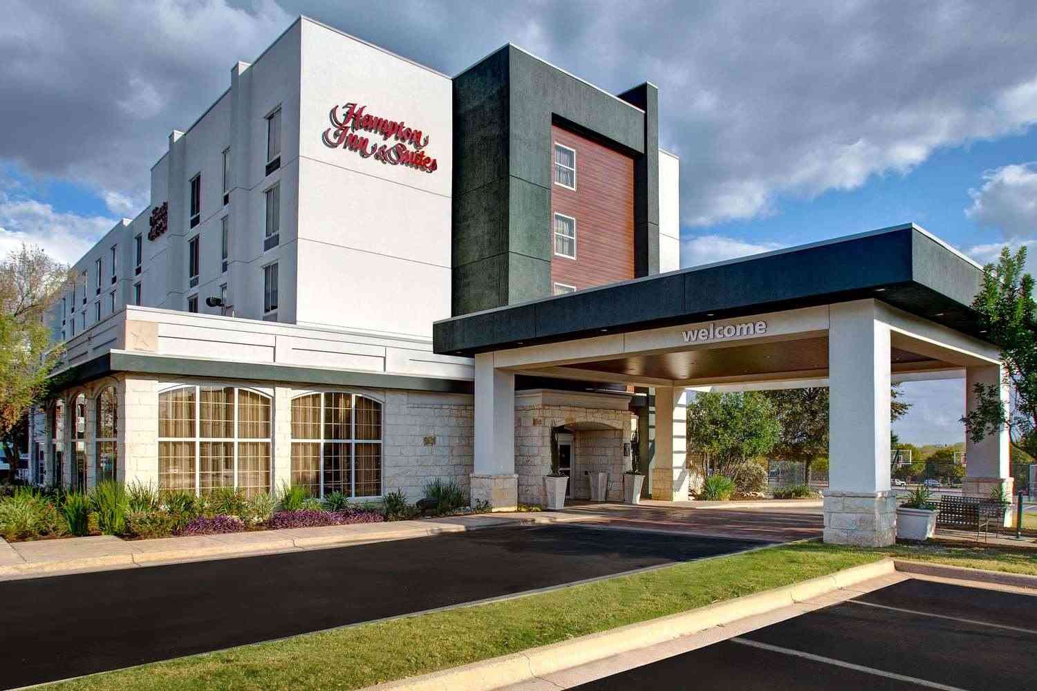 Hampton Inn & Suites Austin-Airport in Austin, TX