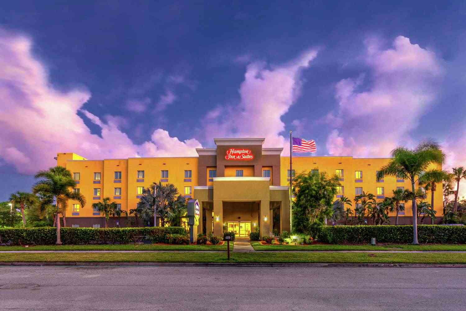 Hampton Inn & Suites Ft. Pierce in Fort Pierce, FL