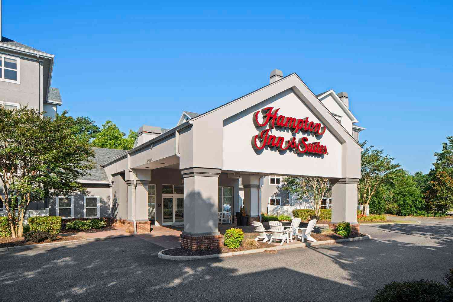 Hampton Inn & Suites Newport News (Oyster Point) in Newport News, VA