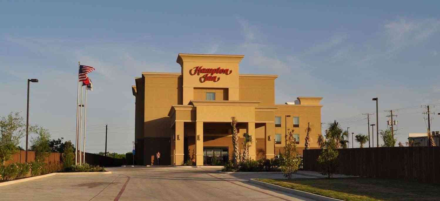 Hampton Inn Pleasanton in Pleasanton, TX