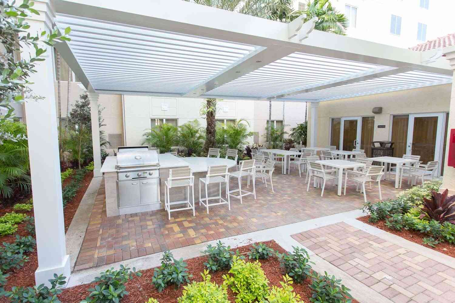 Homewood Suites by Hilton Palm Beach Gardens in Jardins de Palm Beach, FL