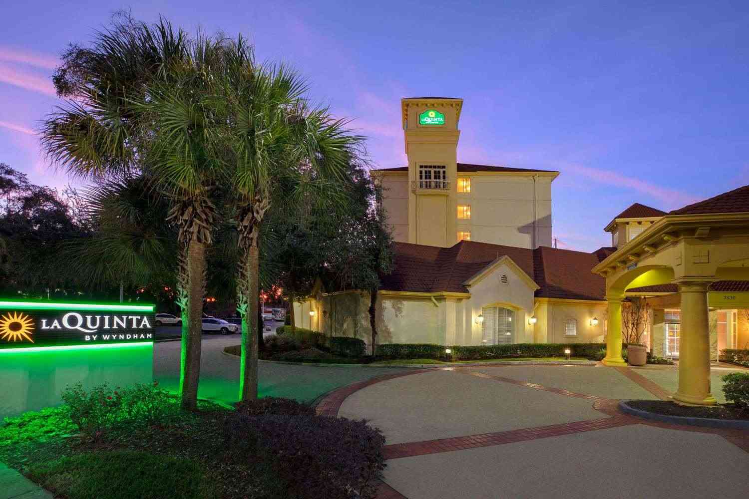 La Quinta Inn & Suites by Wyndham Ocala in Ocala, FL