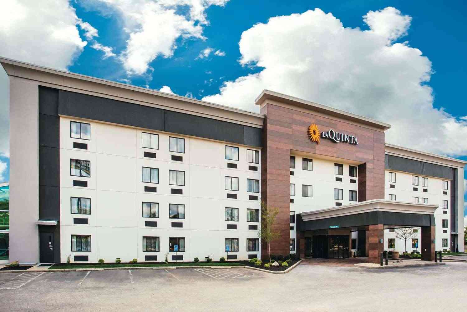 La Quinta Inn & Suites by Wyndham Cincinnati NE - Mason in Mason, OH