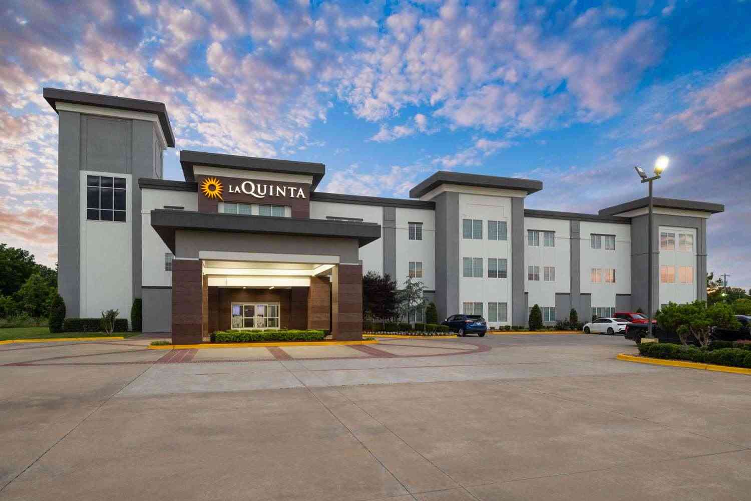 La Quinta Inn & Suites by Wyndham Muskogee in Muskogee, OK